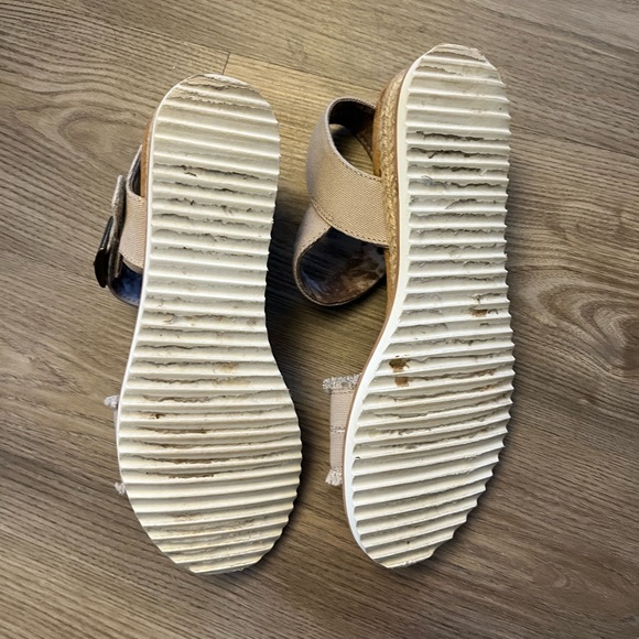 Bob from Skechers Memory Foam Canvas Sandals Velcro Ankle Straps - Picture 8 of 8